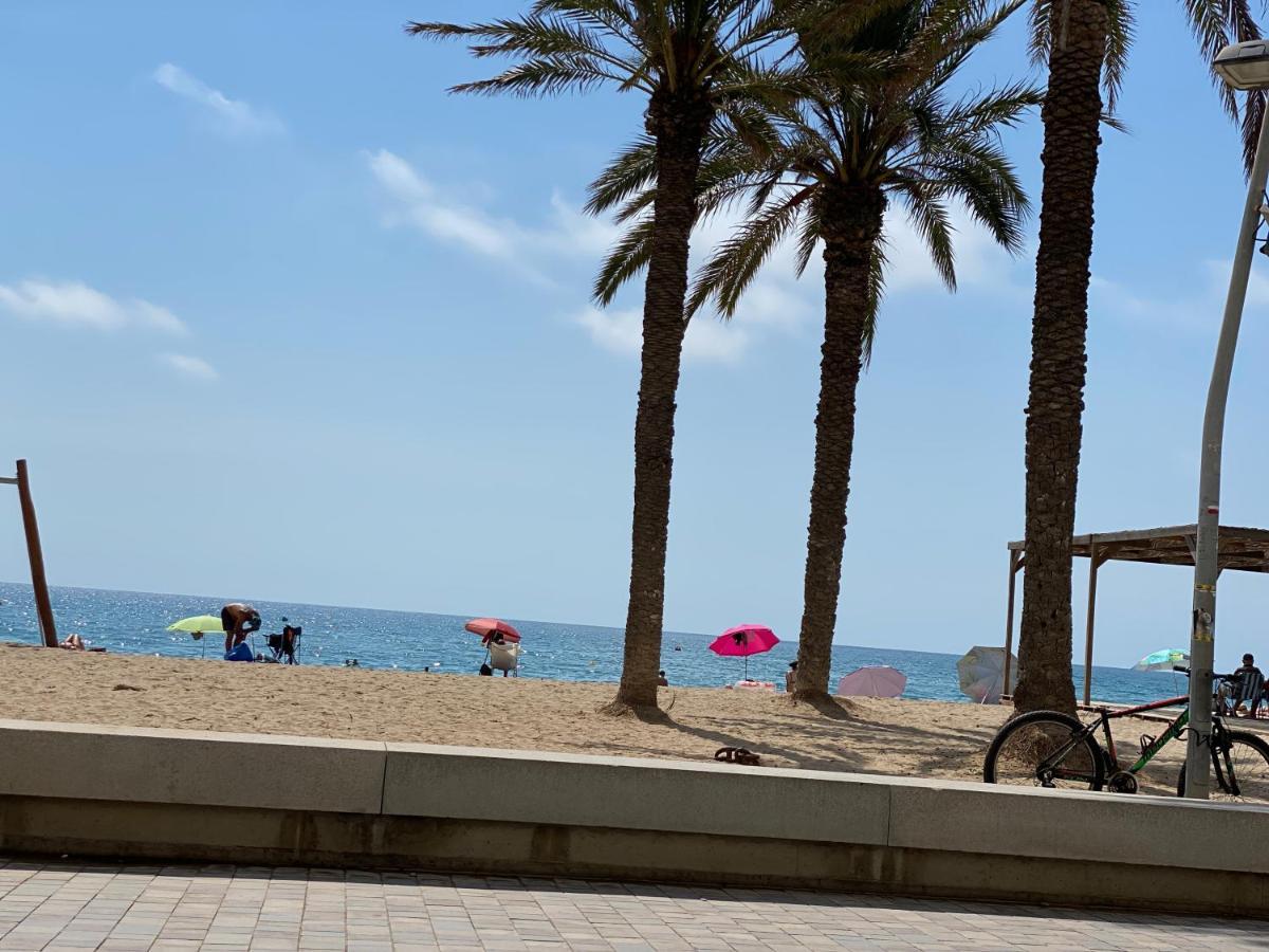 House On The Beach Calafell Exterior photo