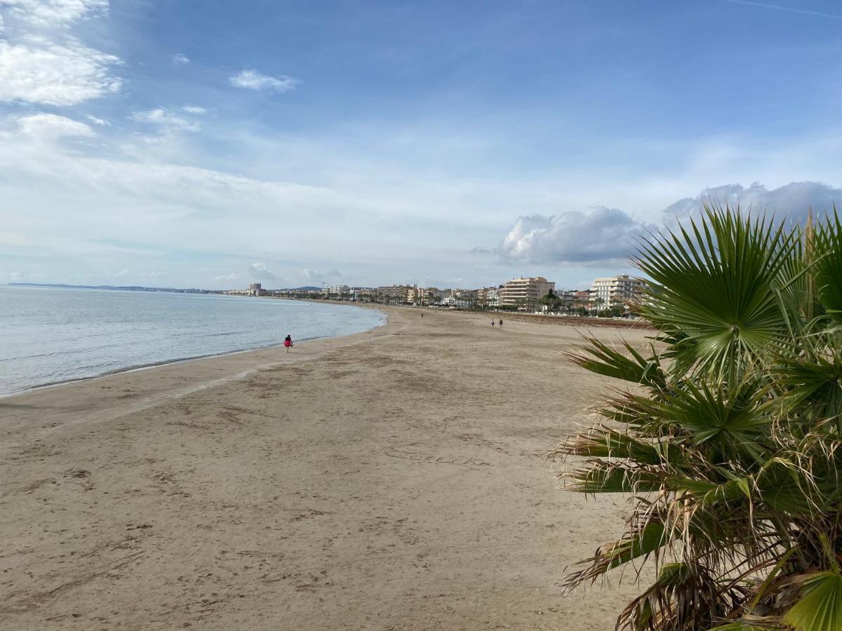 House On The Beach Calafell Exterior photo